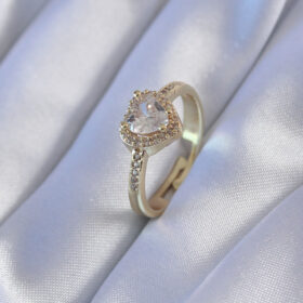 Gold Renk  Zirkon Taşlı Kalp Model   Pirinç       316L Çelik Özel Seri   Charm Kadın Yüzük